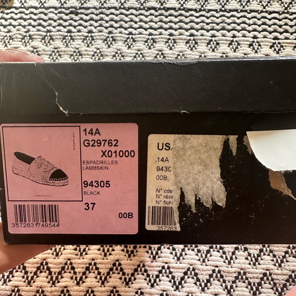 Chanel black lambskin espadrilles size 37 - Picture 4 of 13